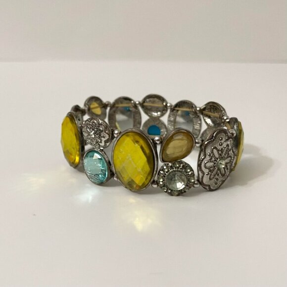 Vintage Elastic Bracelet 8 Inch Long Jewelry - Picture 3 of 16